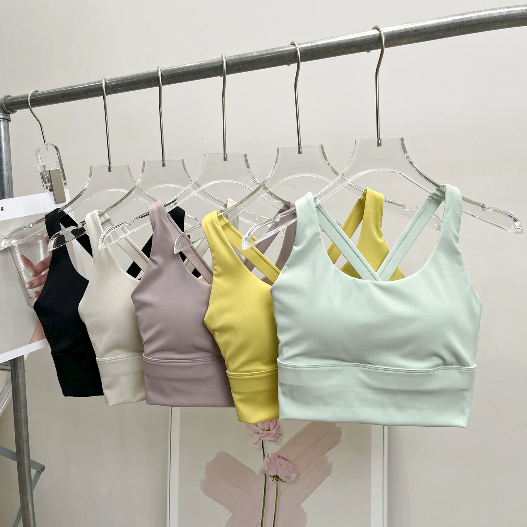 Stoßfester Lauf- und Yoga-BH – – Plunge Bra Push Up Bewertung und Preis